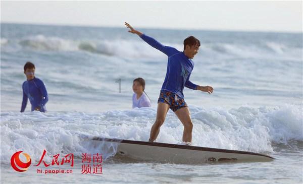 国常会研究部署推动人工智能赋能新型工业化有关工作